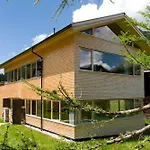 Design Chalets Lech *