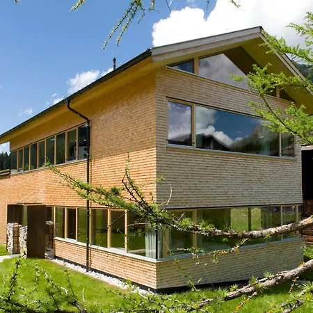 Design Chalets Lech *